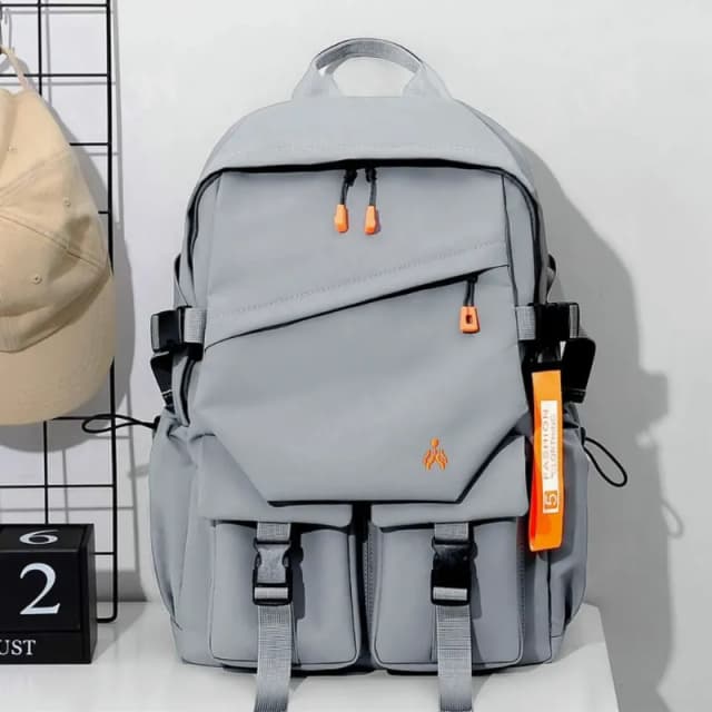 functional-fashionable-durable-daily-use-backpack