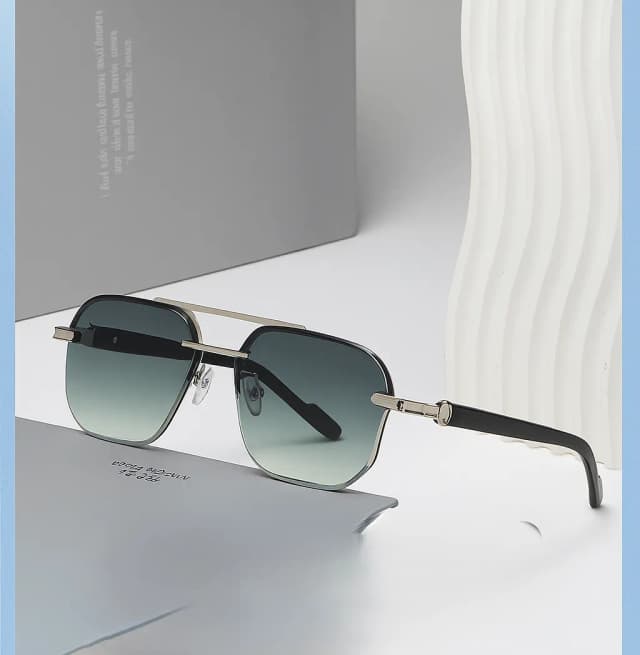 retro-roadster-driving-sunglass