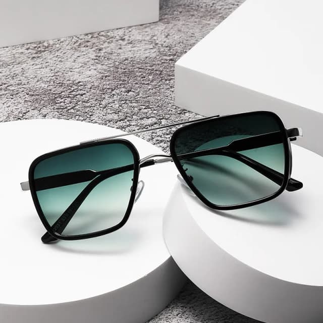 retro-roadster-driving-sunglass