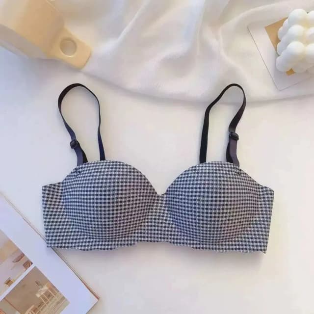 thin-patterned-push-up-bra