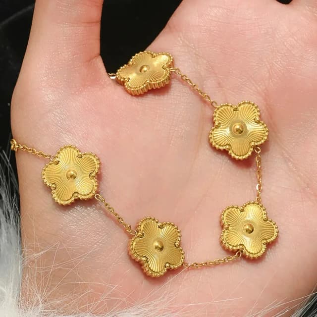 luxury-18k-gold-plated-bracelet-set-for-women-set-of-5