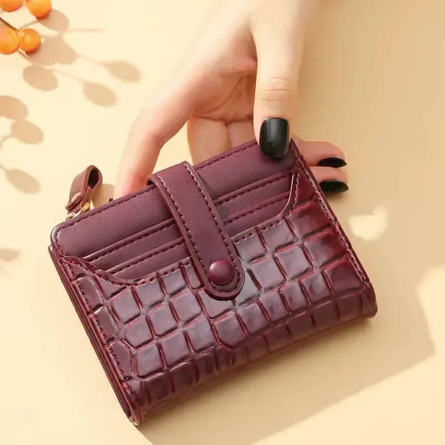 crocodile-pattern-compact-wallet-for-women