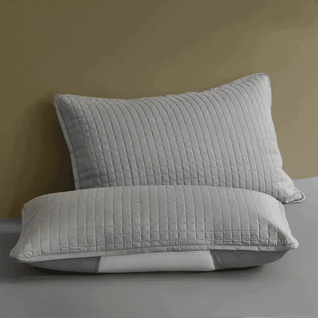 velvet-dirt-resistant-washable-pillow-cover