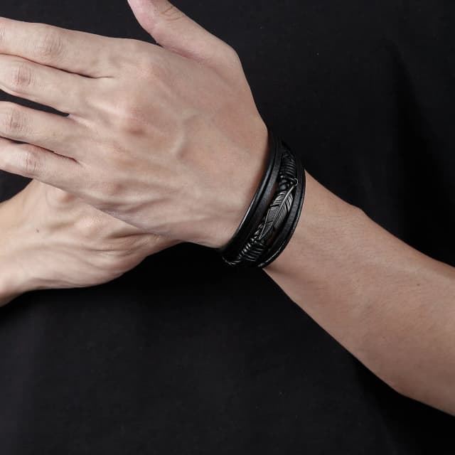 mens-leather-braided-bracelet