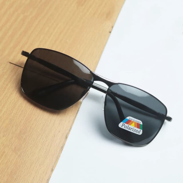 trendy-tinted-rectangular-sunglasses