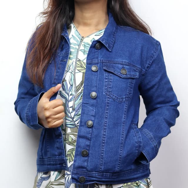 womens-lightweight-denim-jacket