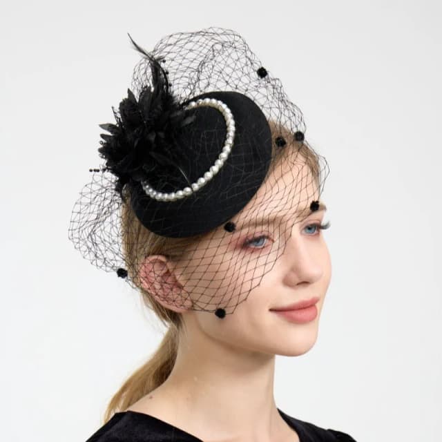 vintage-black-fascinator-hat-with-pearl-and-net-veil