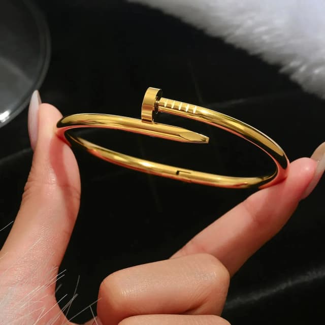 luxury-18k-gold-plated-bracelet-set-for-women-set-of-5