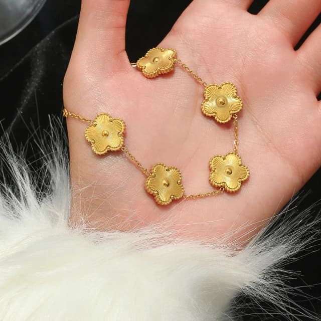 elegant-gold-floral-link-charm-bracelet