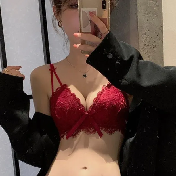 adjustable-lace-fitting-push-up-bra